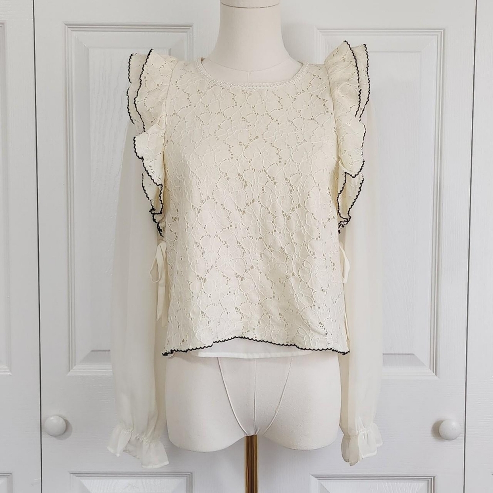 ♡ Floral Lace Ruffle Blouse ♡